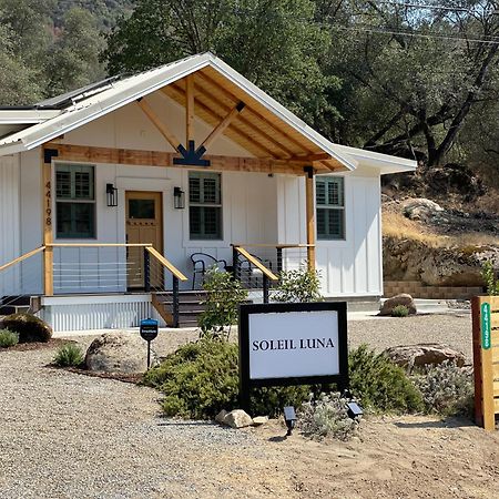 Soleil Luna 2 Miles From Sequoia Park Entrance Three Rivers Bagian luar foto