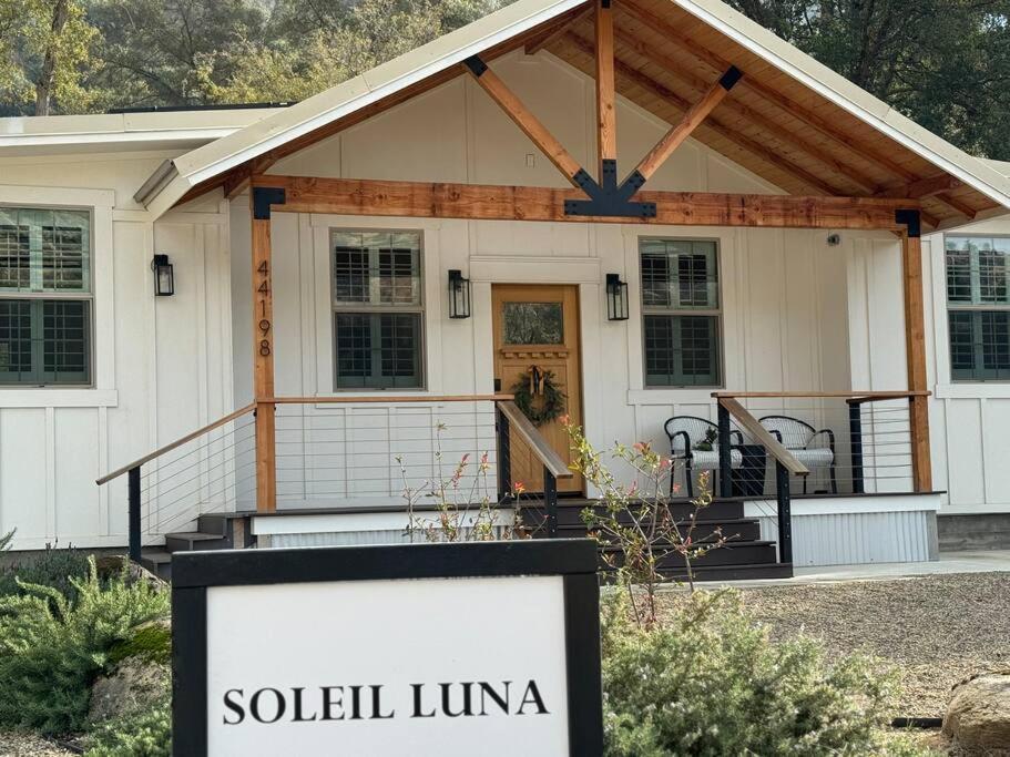 Soleil Luna 2 Miles From Sequoia Park Entrance Three Rivers Bagian luar foto