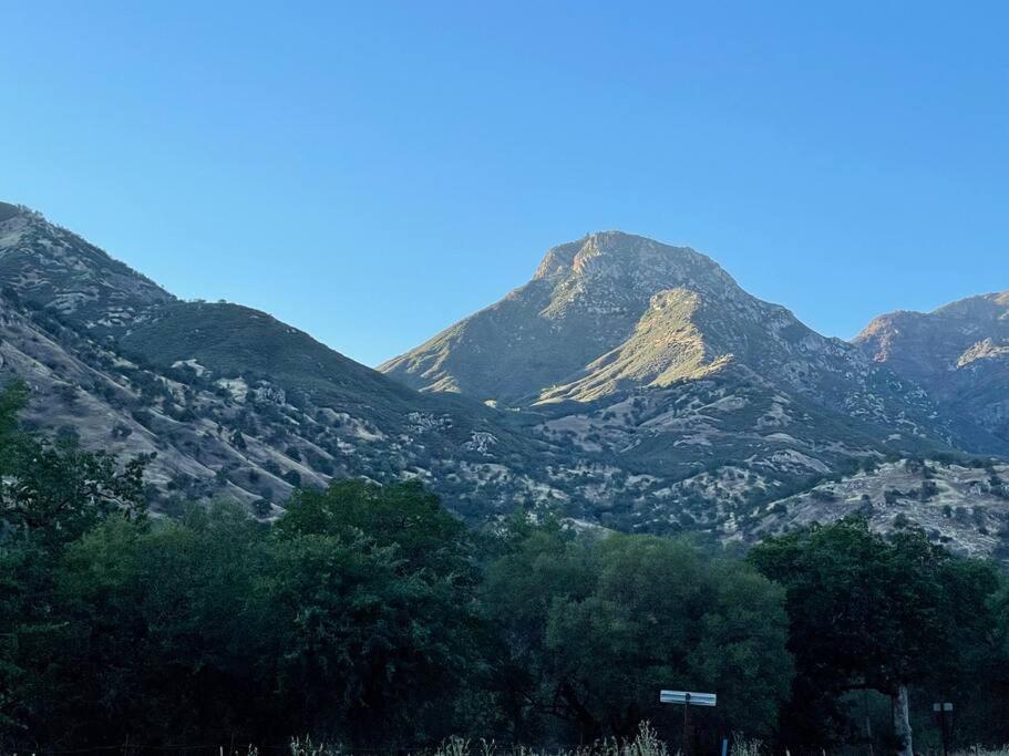 Soleil Luna 2 Miles From Sequoia Park Entrance Three Rivers Bagian luar foto